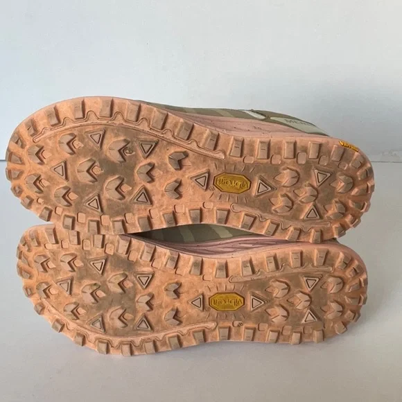 Woman’s 9 Merrell sneaker - Picture 6 of 8